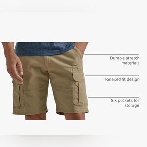 😊Wrangler Men's Cargo Shorts size 34. Khaki